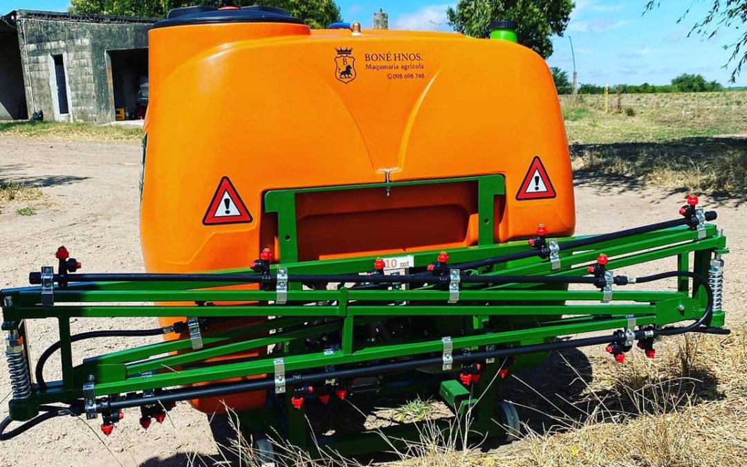 Pulverizadora Agrional de 600lts con 10mts de barral!