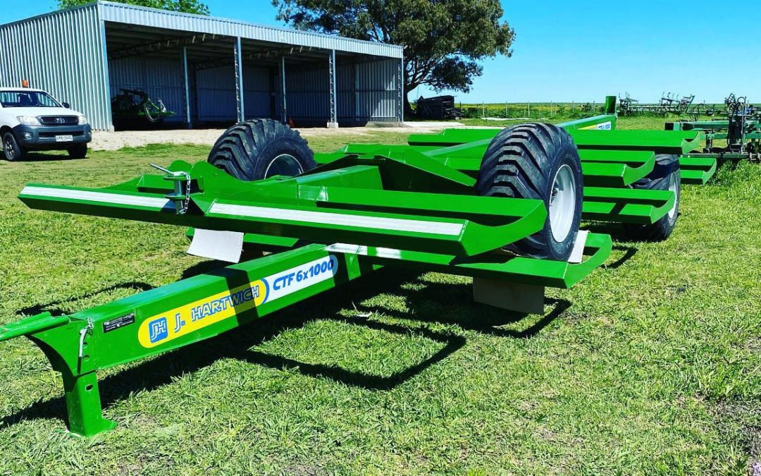 Entregamos 2 transportadores de fardos Hartwich!