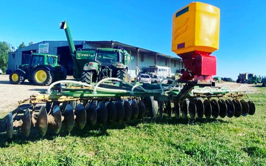 Colocamos sembradora eléctrica TURBO JET-8 de 500lts