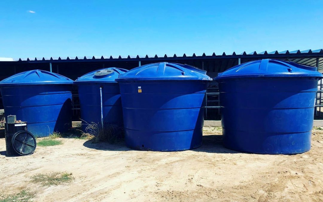 Diferentes entregas de tanques verticales para depósito de agua