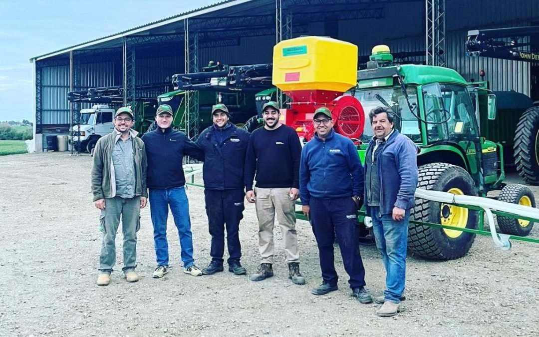 Entrega de sembradora con turbina hidráulica para 12mts, 300lts de capacidad‼️