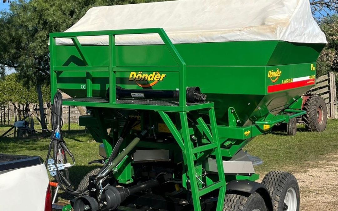 Una nueva entrega de Fertilizadora Donder tándem 2500lts de capacidad