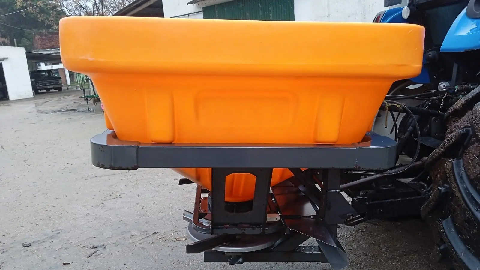 Fertilizadora Valtra - Imagen 3