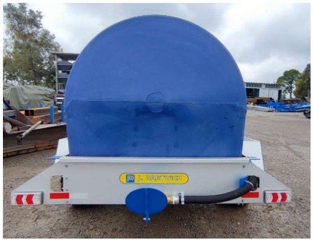 Acoplado cisterna de plástico 6000 lts - Imagen 4